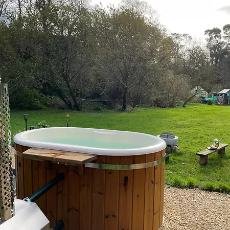 Gillan Creek Retreat キャンプ場 *